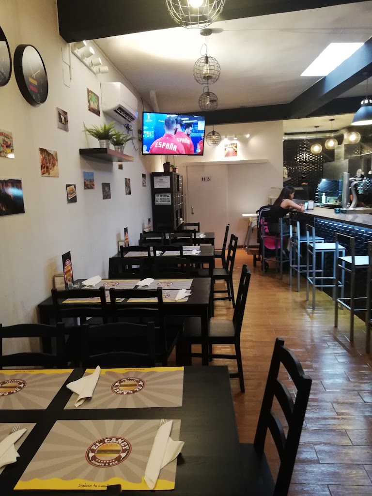 El Caney Burger&Bar Colmenar Viejo — Ambiente
