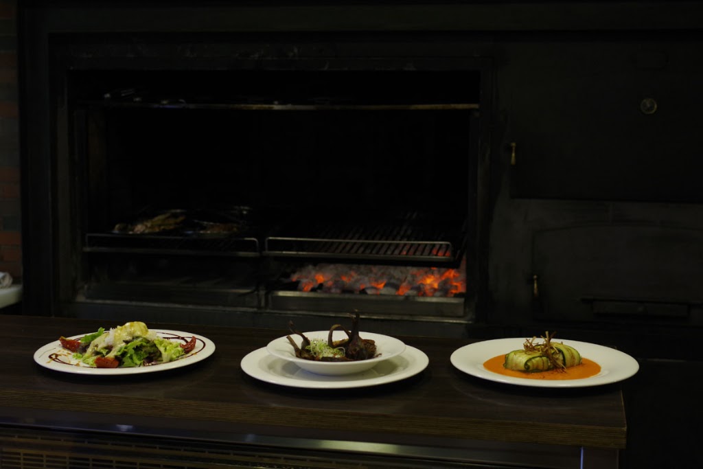 Restaurante Asador Ataria — Comida y bebida