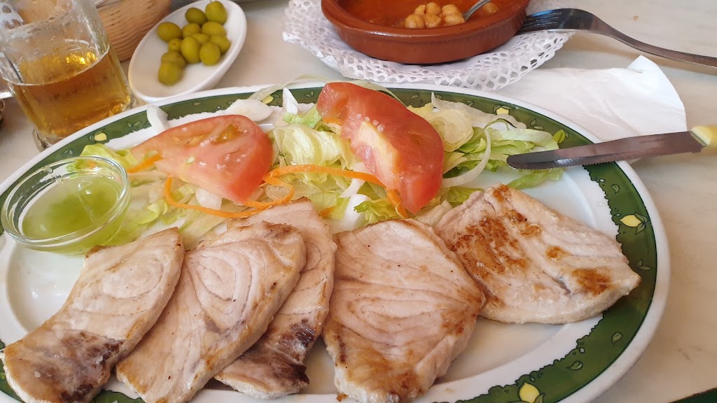 Bodega El Carretero — Comida y bebida