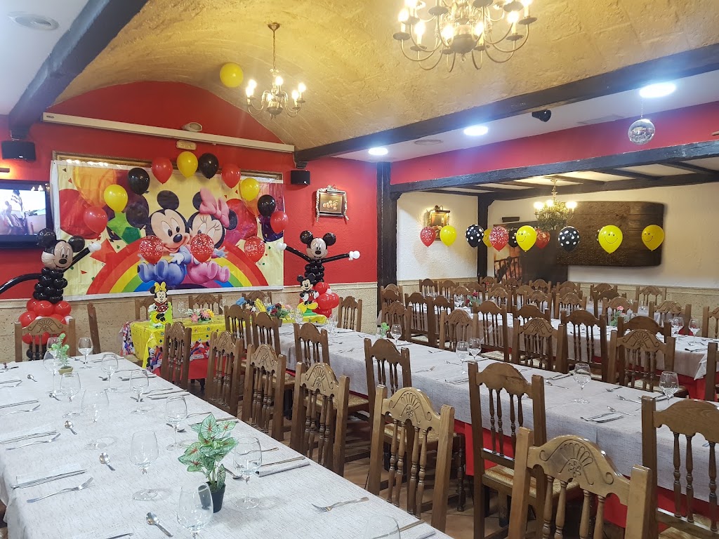 La Bodega Meson Restaurante — Ambiente