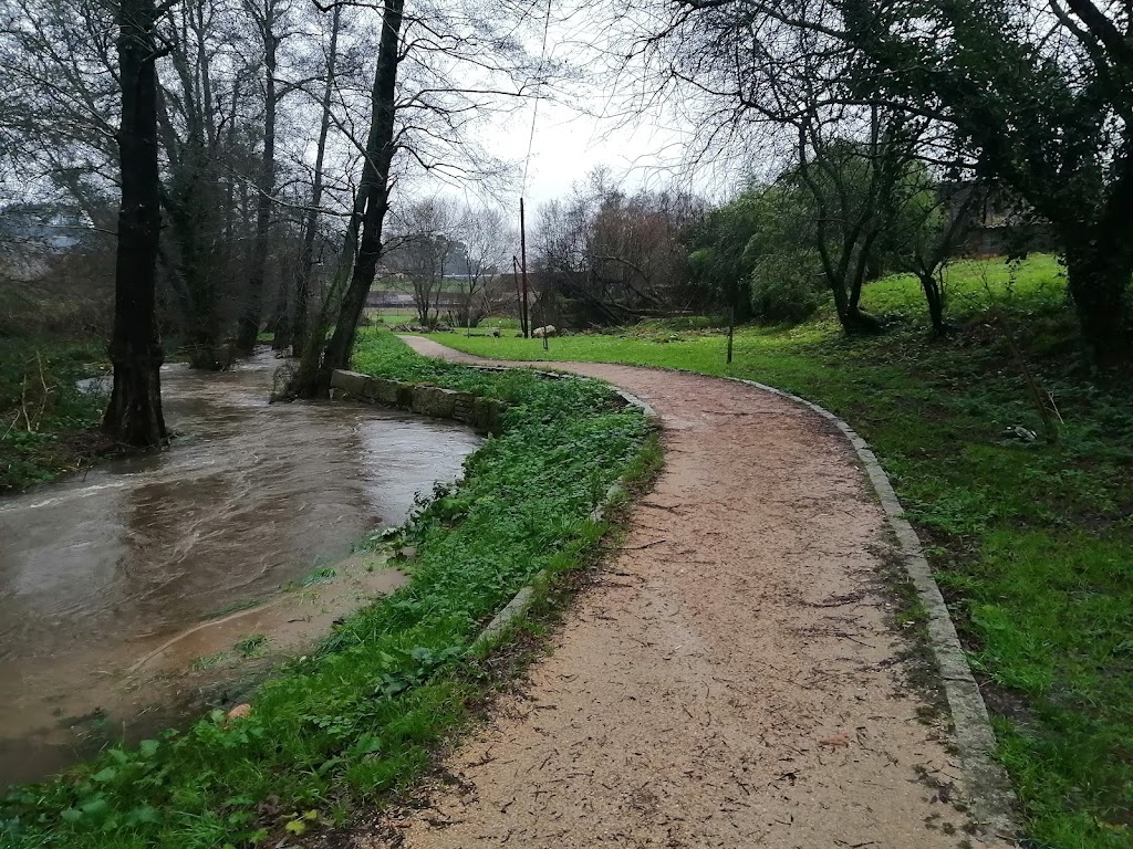 Sendeiro do Rio Maceiras