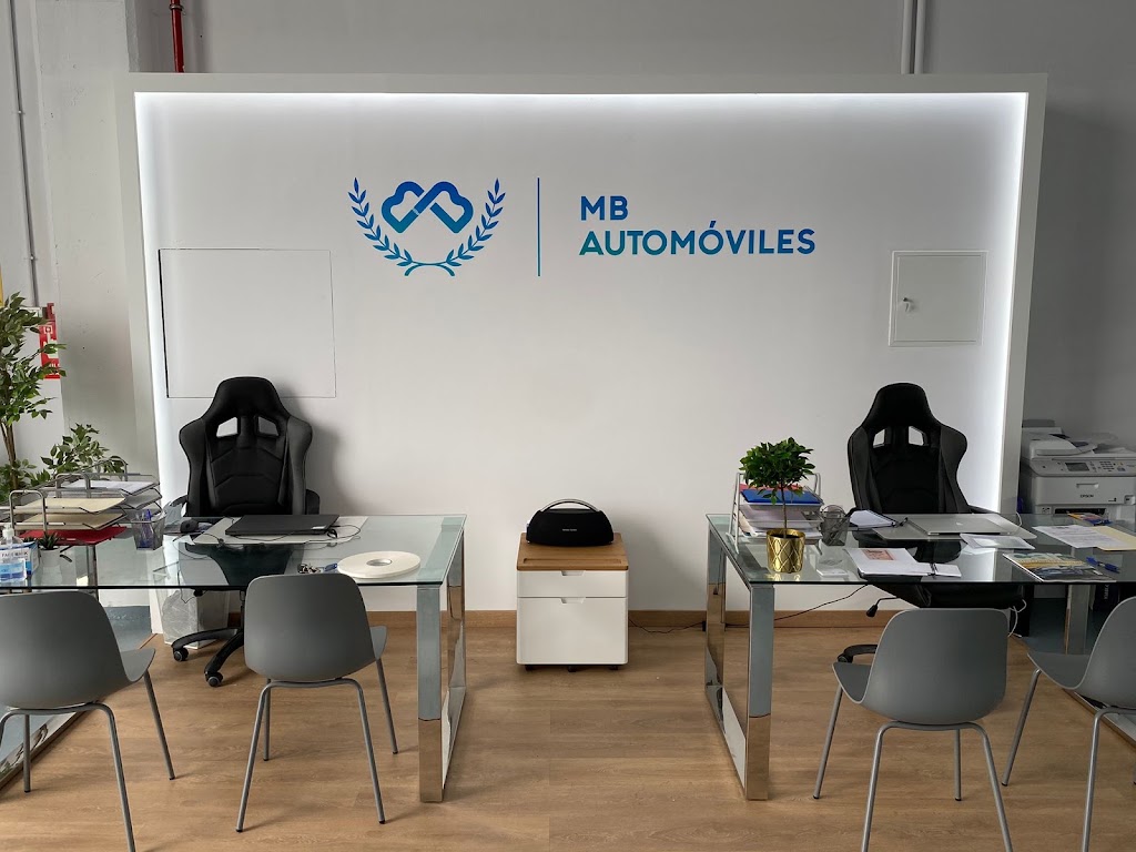 MB Automoviles — Interior