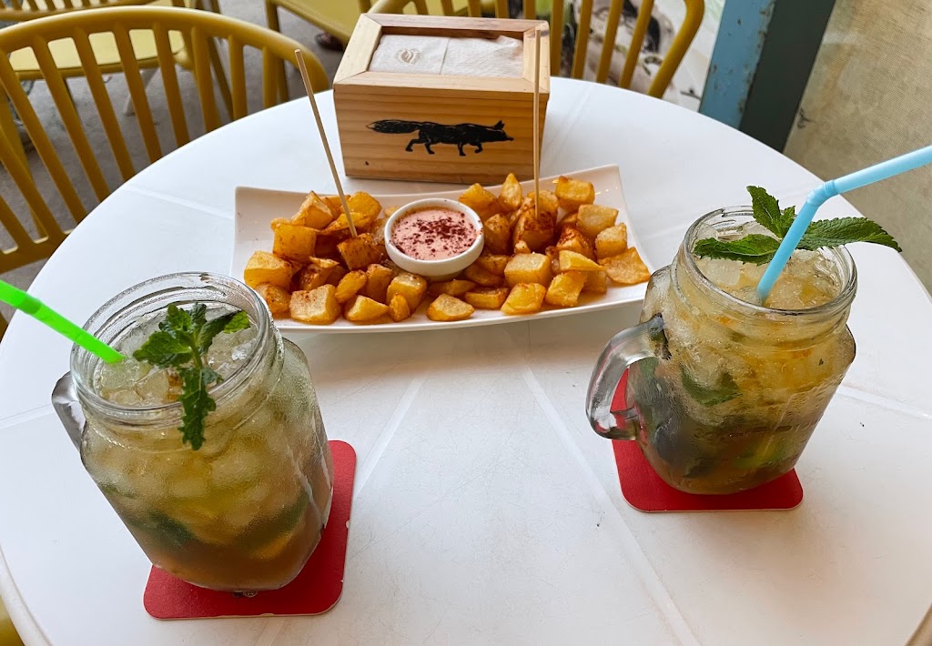 TAOME beach — Comida y bebida