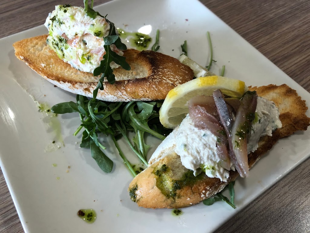 La Trillaora Restaurante — Comida y bebida