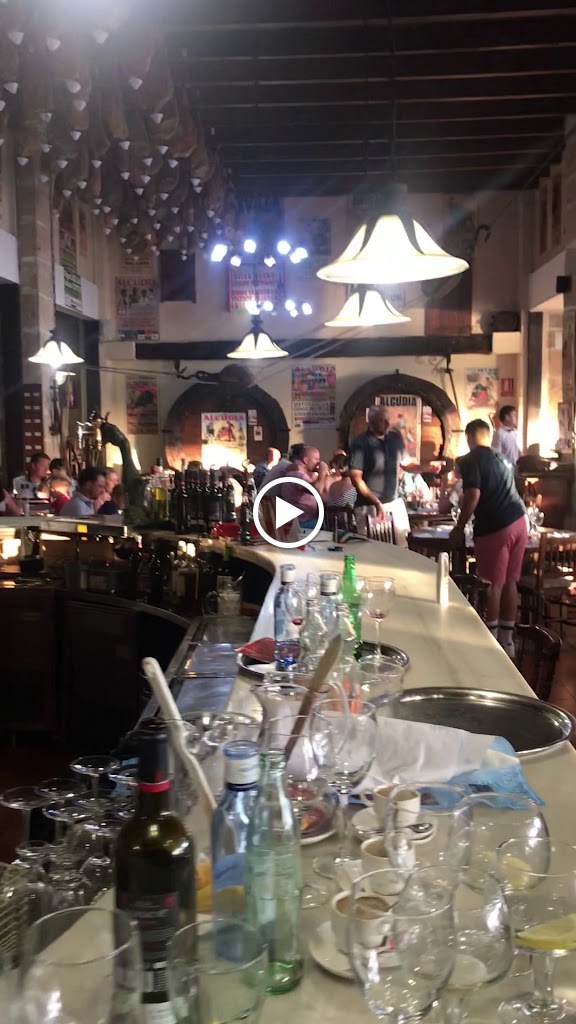 Restaurante Sa Bodega d'es Port — Ambiente