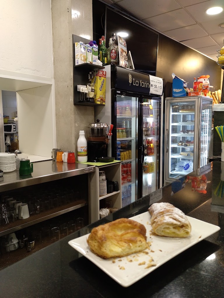 La Farinera — Comida y bebida