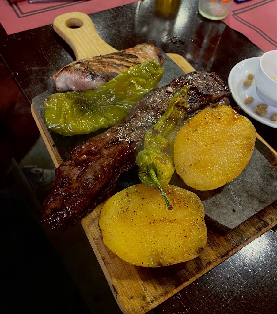 Restaurante Pizzeria Llamarada — Comida y bebida