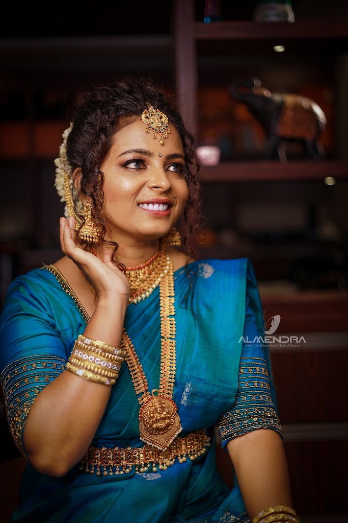 Almendra Makeup Studio Beauty Parlour