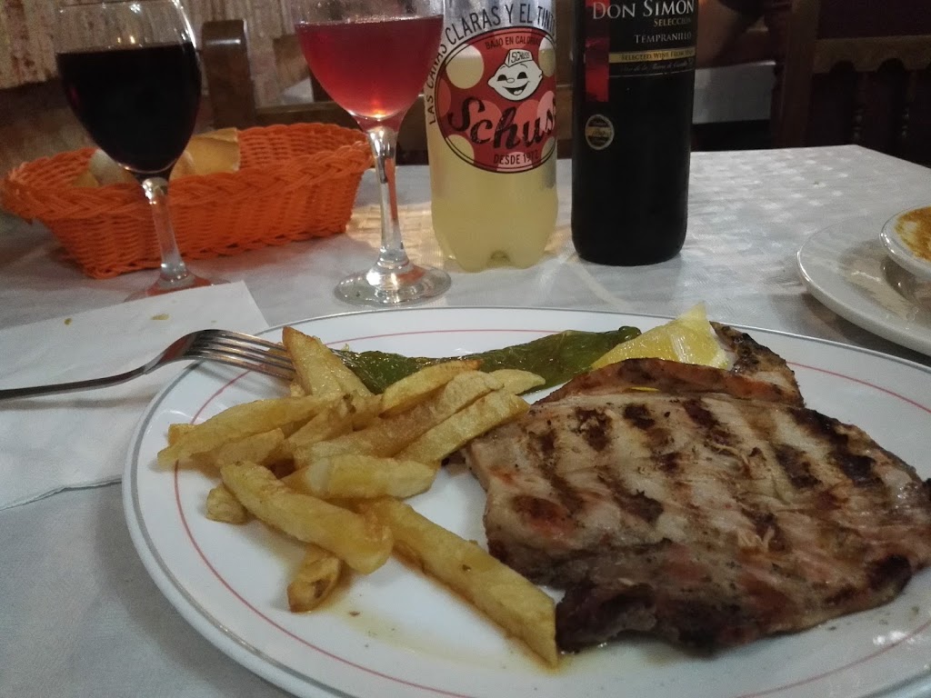 Hotel Daymiel — Comida y bebida
