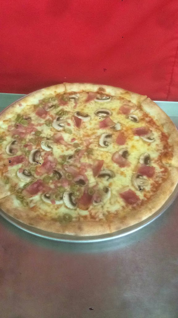 Pizza di Mamma — Del propietario