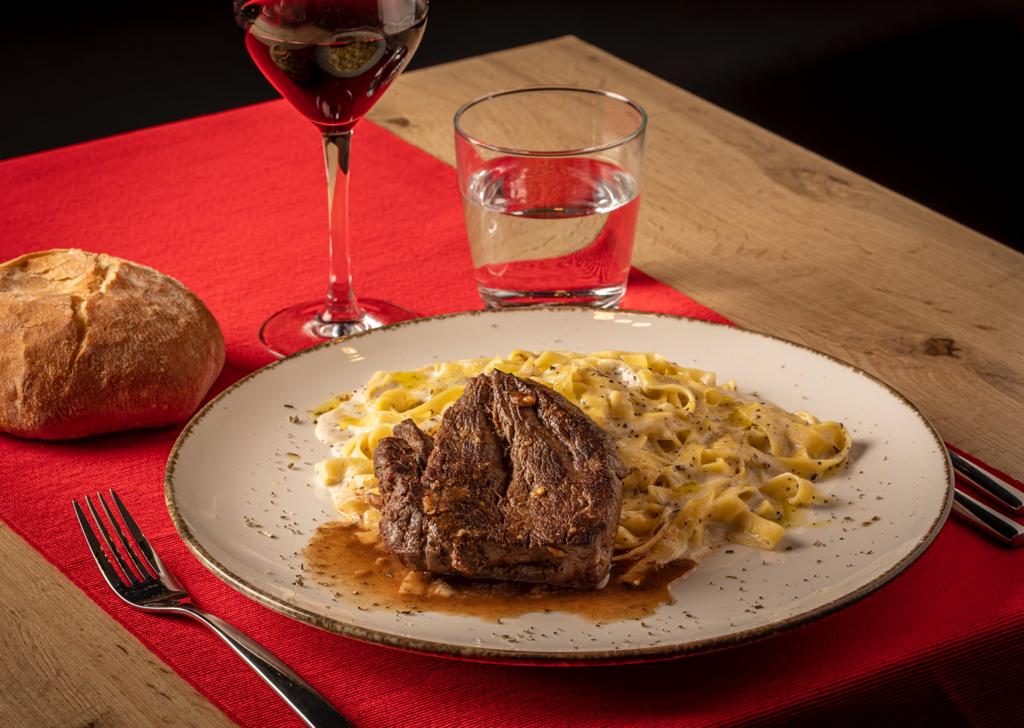 Tre Sorelle Ristorante Italiano — Comida y bebida