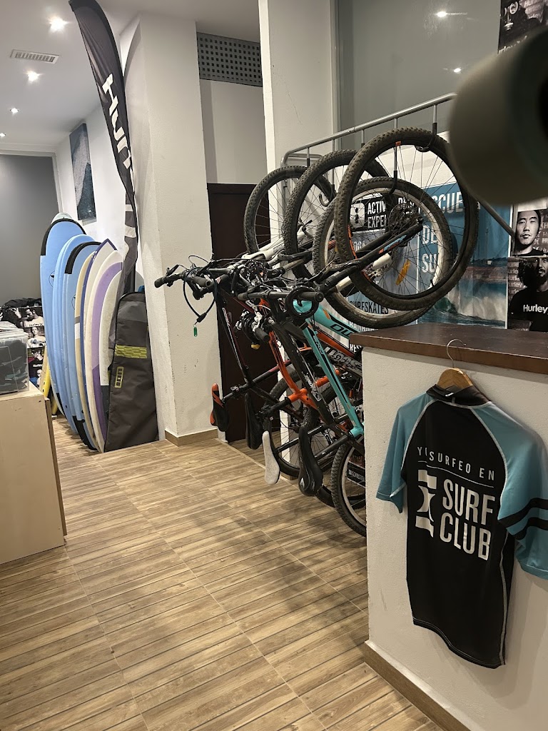 SURF CLUB CONIL I ESCUELA DE SURF Y SURFCAMP CONIL