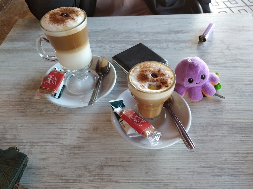 Cafe del 33 — Comida y bebida