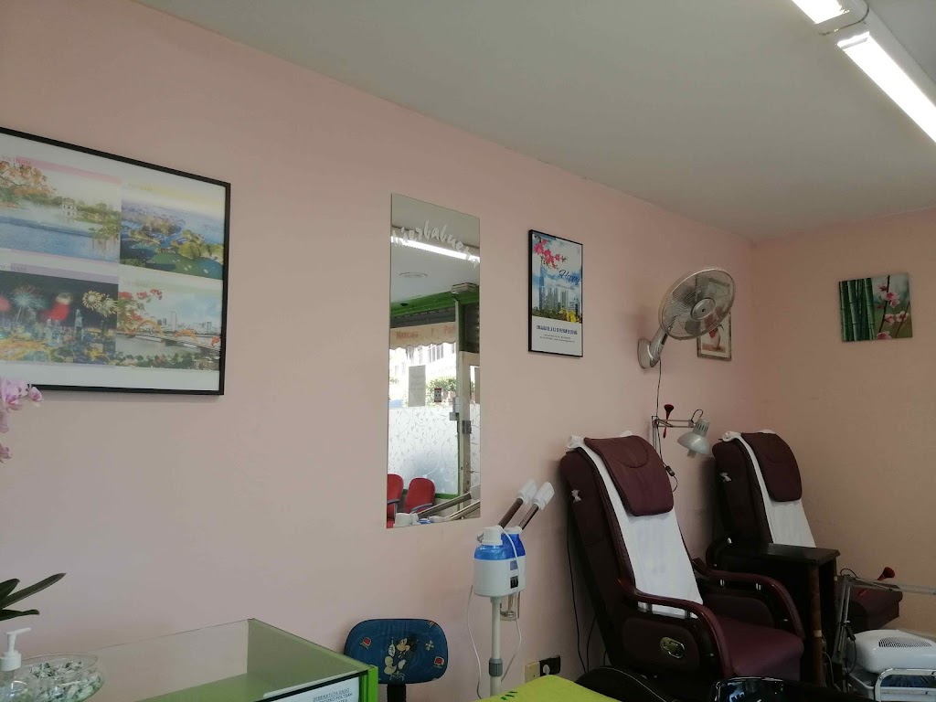 "Star Nails" — Interior