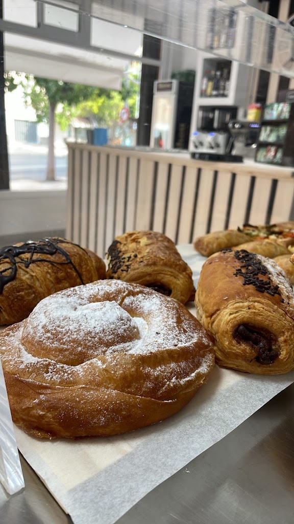 LA TAHONA DE ADA — Comida y bebida