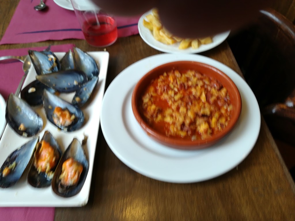 Bar L'Argayu — Comida y bebida
