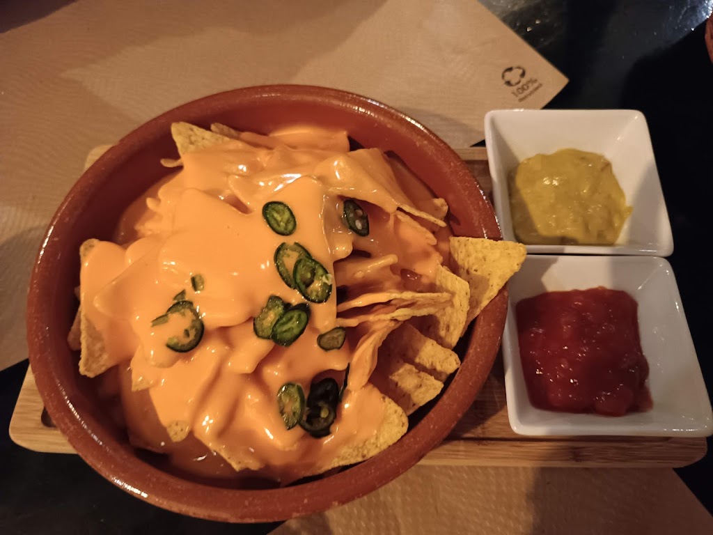 Retro Kafe — Comida y bebida