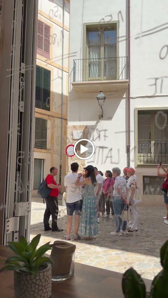 Cafe la Juventud — Videos