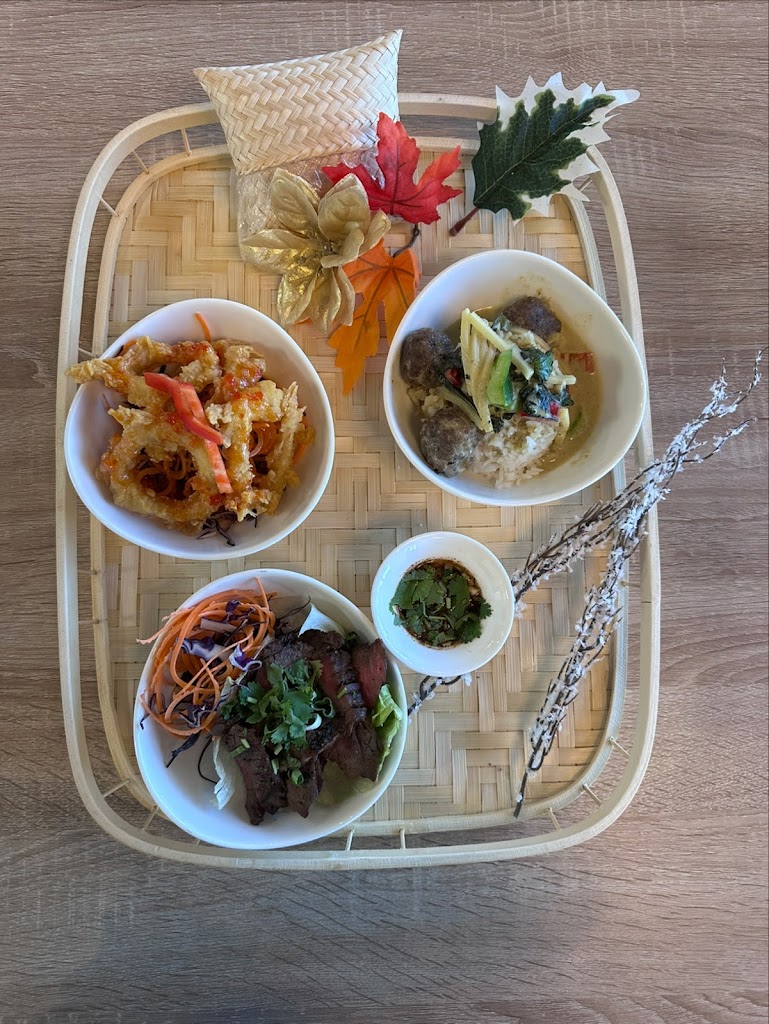 Lil Bowl, Thai and Japanese Cuisine
