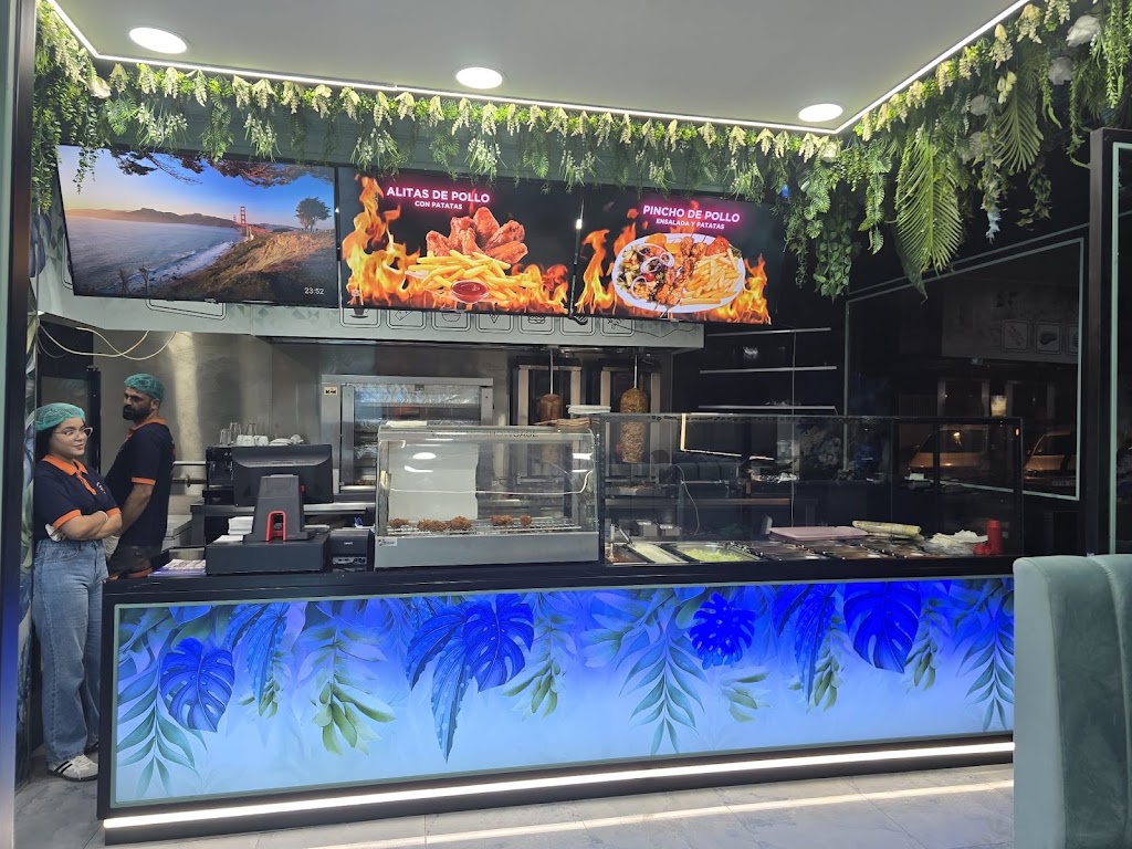 ISTANBUL GRILL KEBAB RESTAURANT — Ambiente