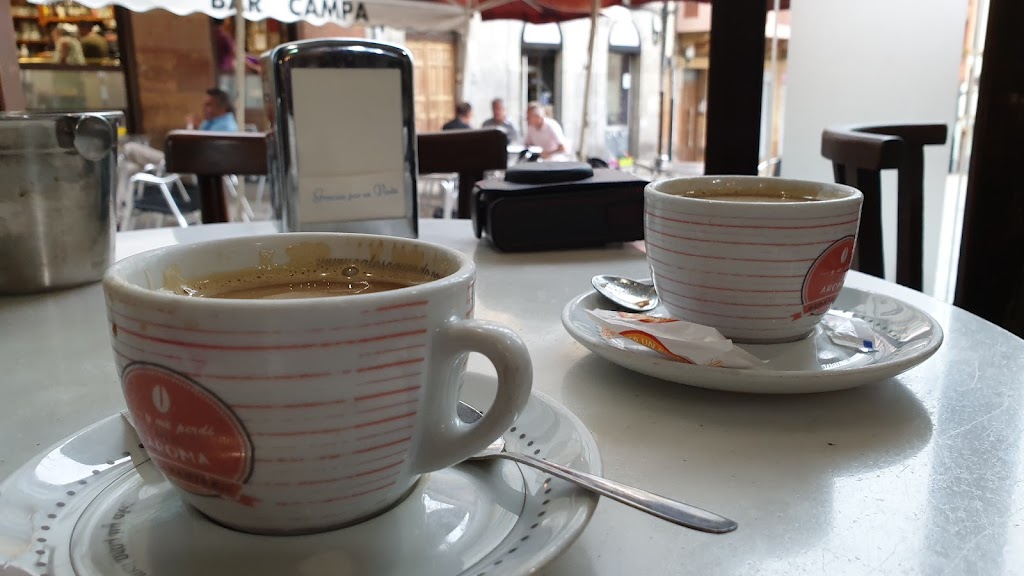 El Cafe de Julio — Comida y bebida