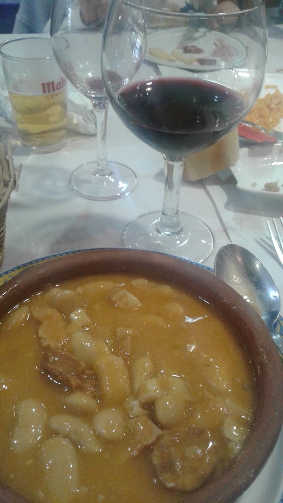 Bar Cafeteria La Roca — Comida y bebida