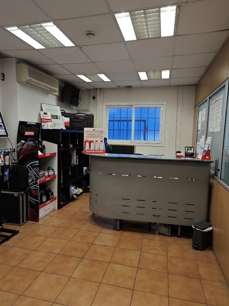 Cars Club Valles — Interior