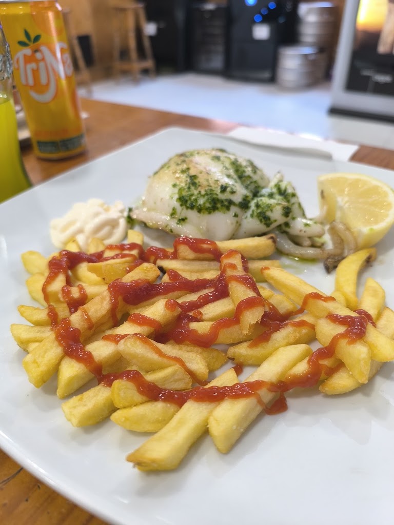 Bar Restaurant Punt de Trobada — Patatas bravas