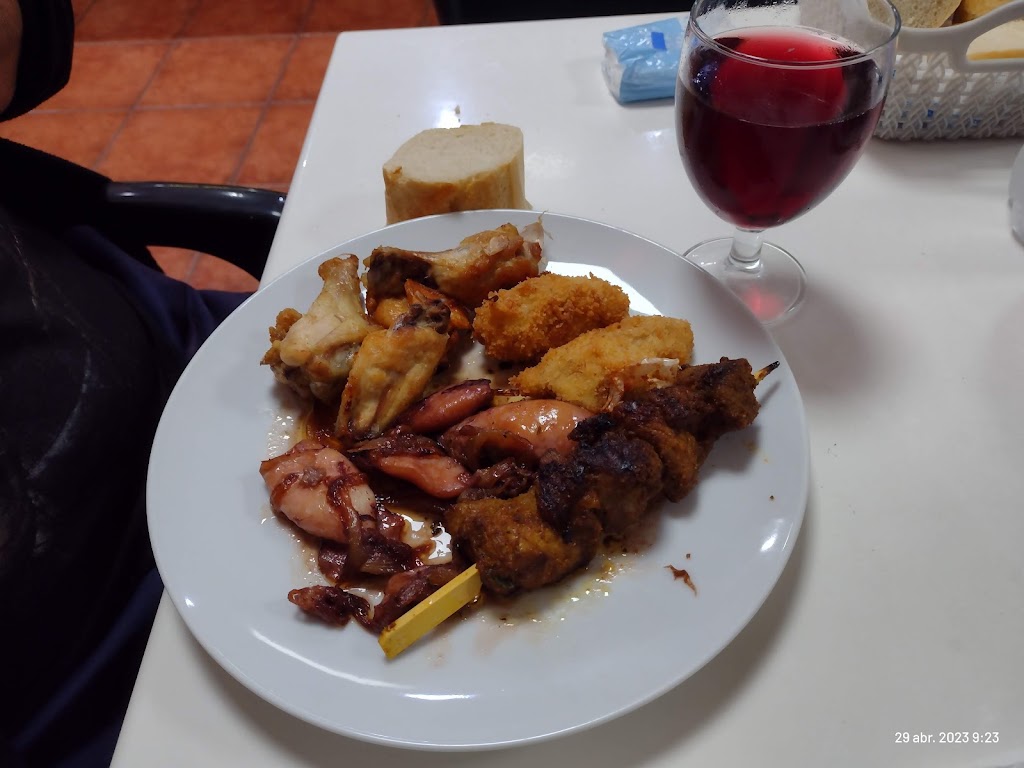 Cafeteria Avinguda — Comida y bebida