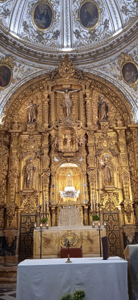 Bar entre tapas y amigos