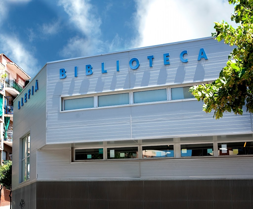 Biblioteca de Llefia-Xavier Soto