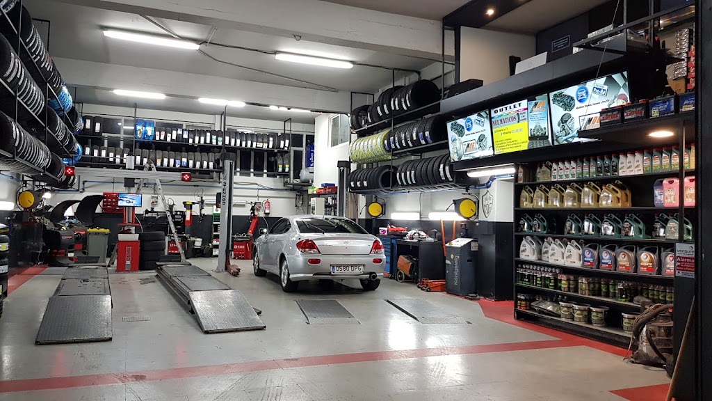 MDG CAR PERFORMANCE — Interior
