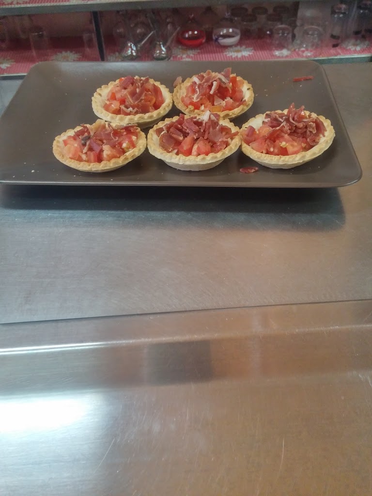 Cafe Bar Flor de Lis — Comida y bebida