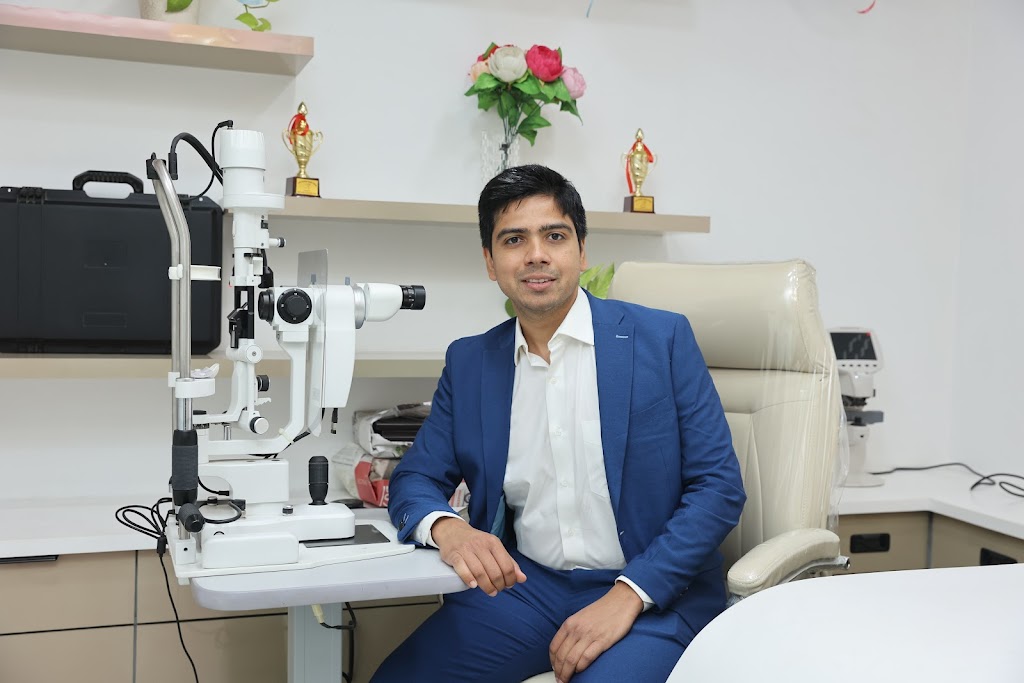 Dr Singhs Eye Care Centre Dr Mrityunjay Singh Ophthalmologist Cataract And Refractive Surgeon