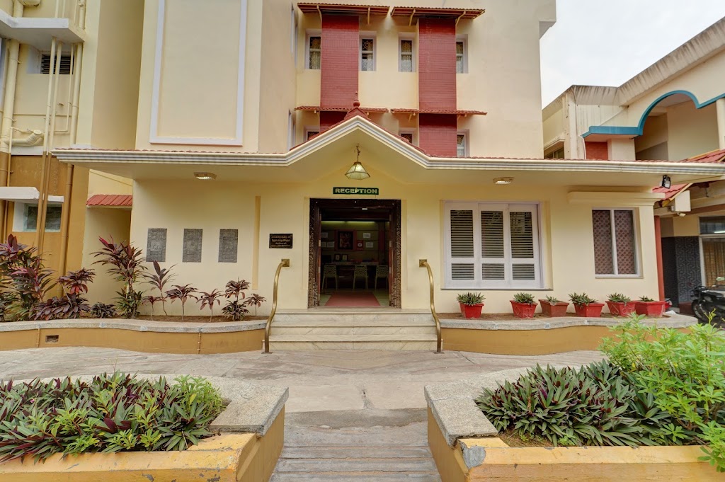 Hotel Sadhabishegam