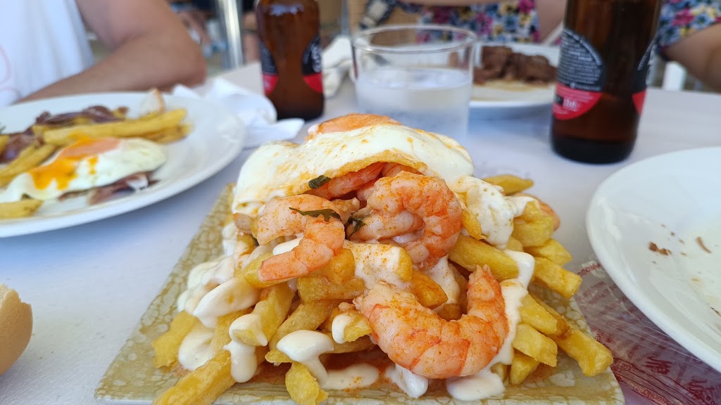 Pena Los Jarilleros — Comida y bebida
