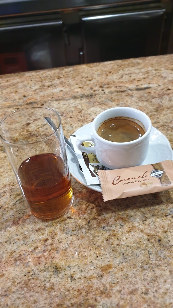 La Almazara — Comida y bebida