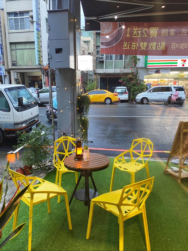 墨門珈琲 Moment Coffee 咖啡 咖啡豆 手沖 甜點 甜品 美食 下午茶 飲料 精品咖啡 烘豆 自烘巧克力 巴斯克 烤布蕾 磅蛋糕 手工餅乾 乳酪蛋糕 的照片