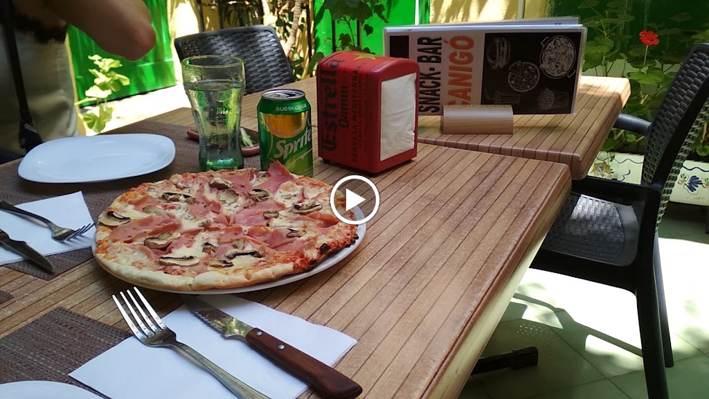 Snack Bar Canigo Calella — Videos