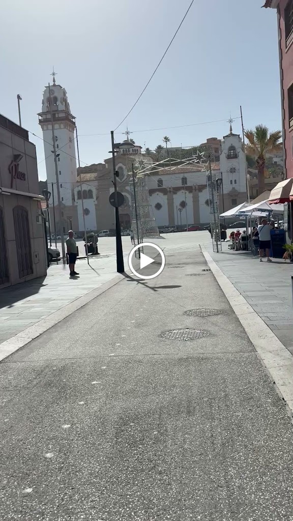Camara en vivo Candelaria, plaza Patrona de Canarias — Videos