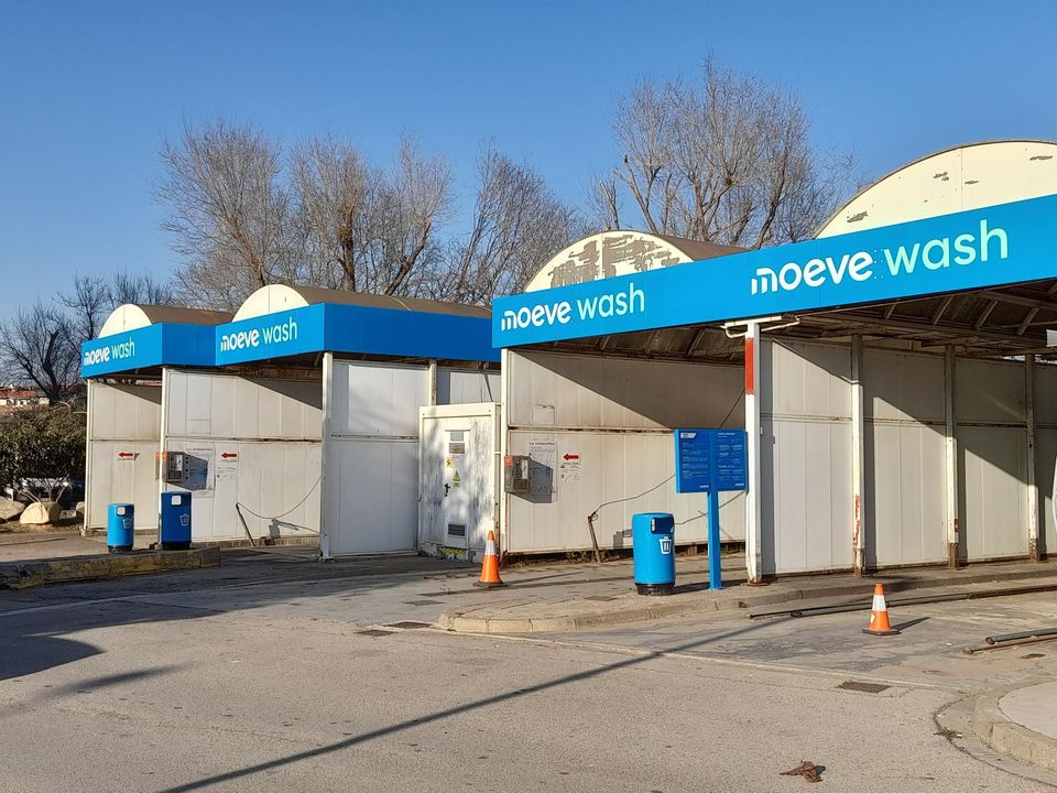 Estacion de servicio Moeve, antes Cepsa — Estacion de servicio