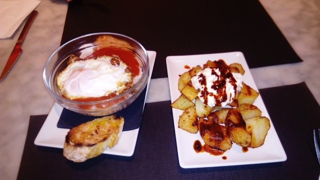 El forat del pany — Patatas bravas