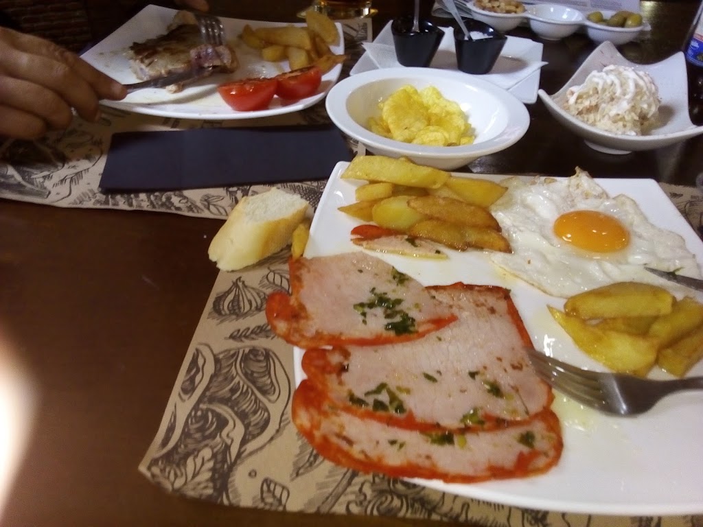 Cerveceria La Font — Comida y bebida