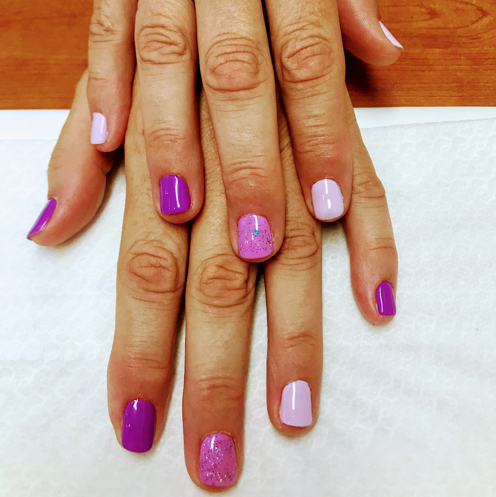 Instituto De Belleza Saray Martinez — Manicura