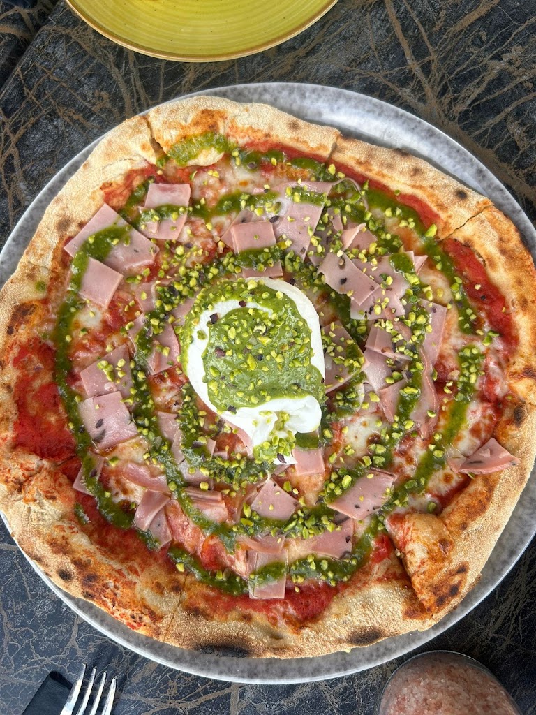 Pizzeria The Rooftop — Pizza