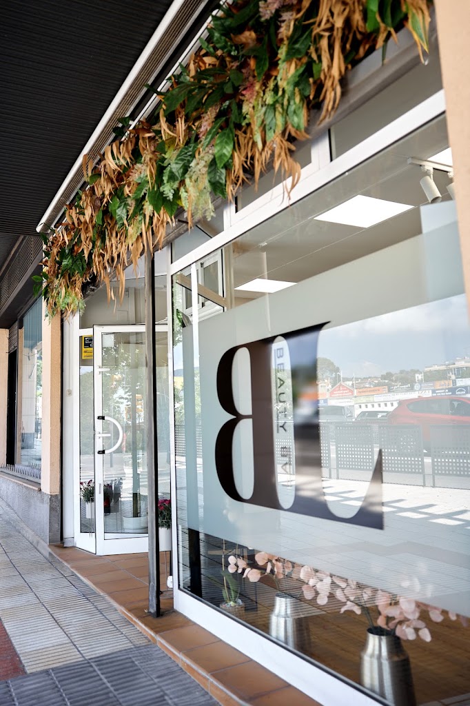 BeautyLab — Exterior