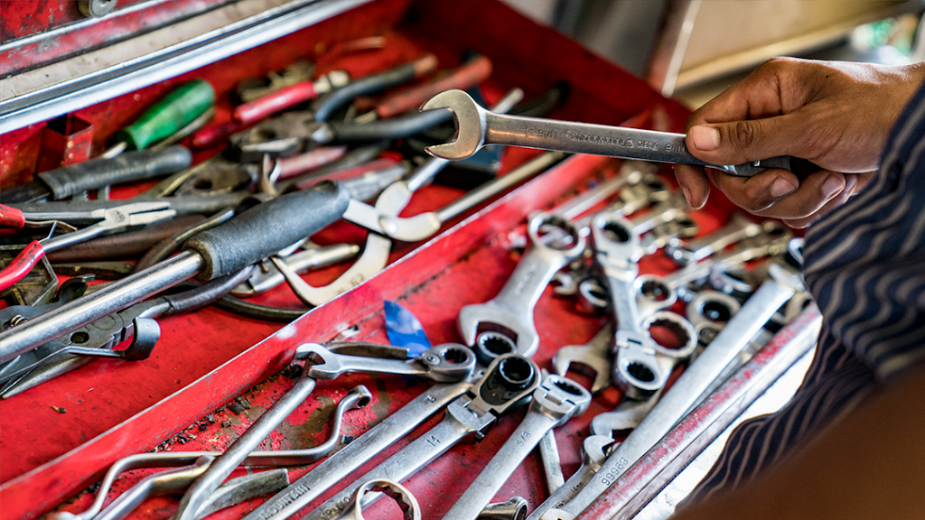 Sourm Hank Auto Repair in Rio Linda