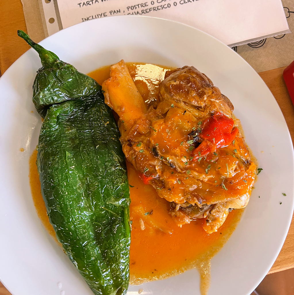 Bar-restaurant beu i pica — Comida y bebida