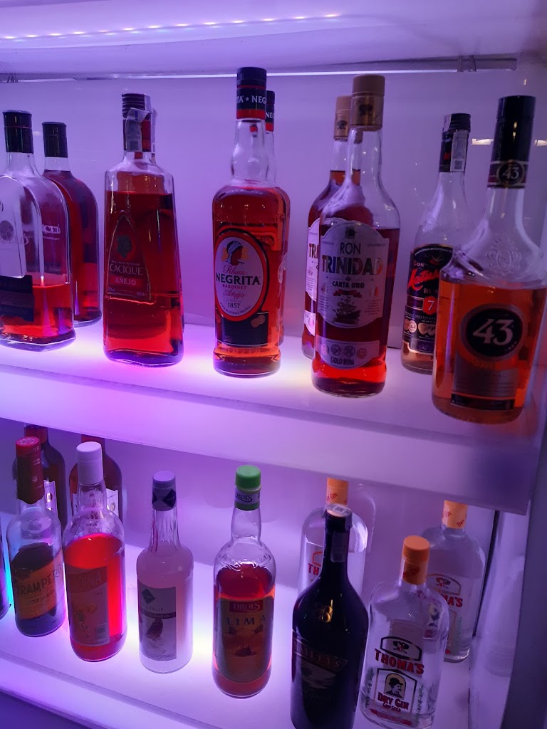 Bar de Copas COCKTAIL — Del propietario