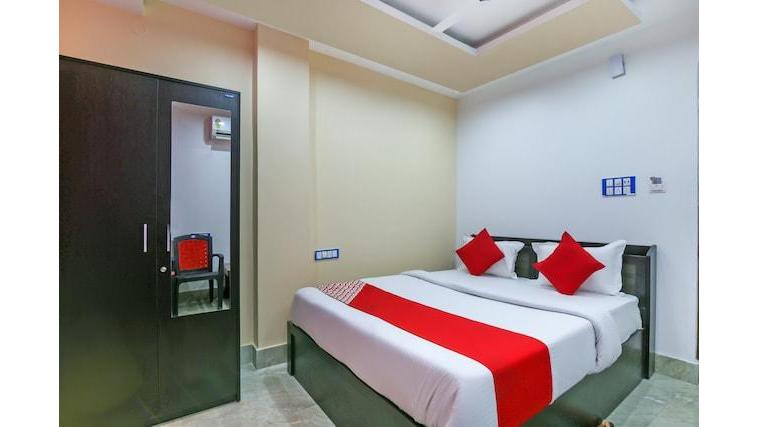 Hotel O Singh Palace